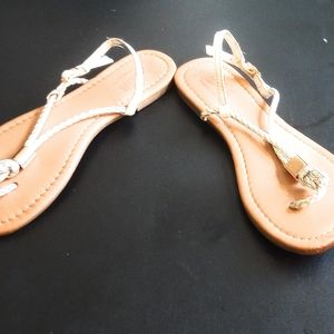 Austin Trading Co Women's Thong Sandals, White/Tan/Silver Braid Size 7